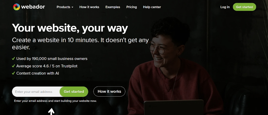 Webador Review template home page
